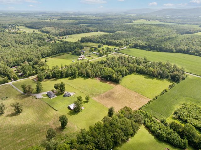 460 Grosch Rd, Manchester, TN 37355