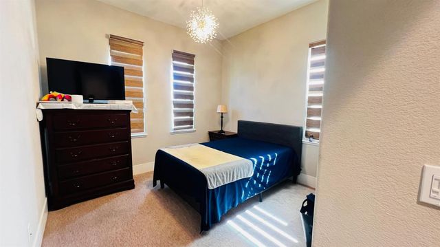 2892 Cammie Ln, Lodi, CA 95242