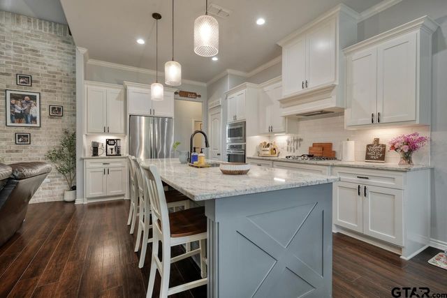 19359 Ridge Point Cir, Lindale, TX 75771