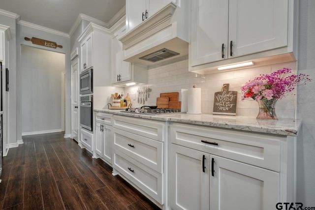 19359 Ridge Point Cir, Lindale, TX 75771