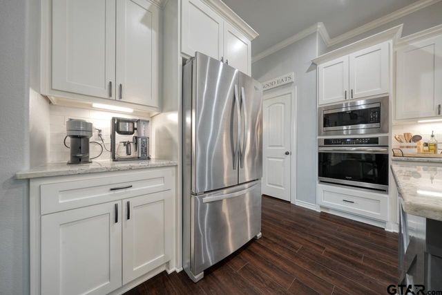 19359 Ridge Point Cir, Lindale, TX 75771