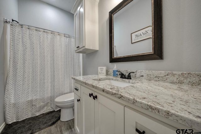 19359 Ridge Point Cir, Lindale, TX 75771