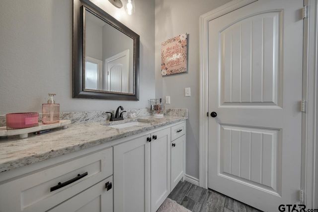 19359 Ridge Point Cir, Lindale, TX 75771