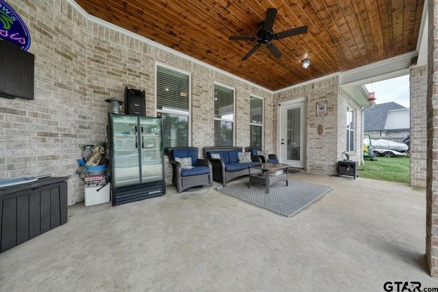 19359 Ridge Point Cir, Lindale, TX 75771