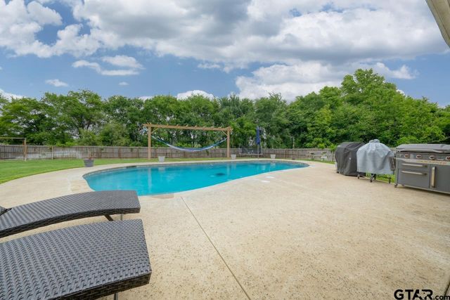 19359 Ridge Point Cir, Lindale, TX 75771