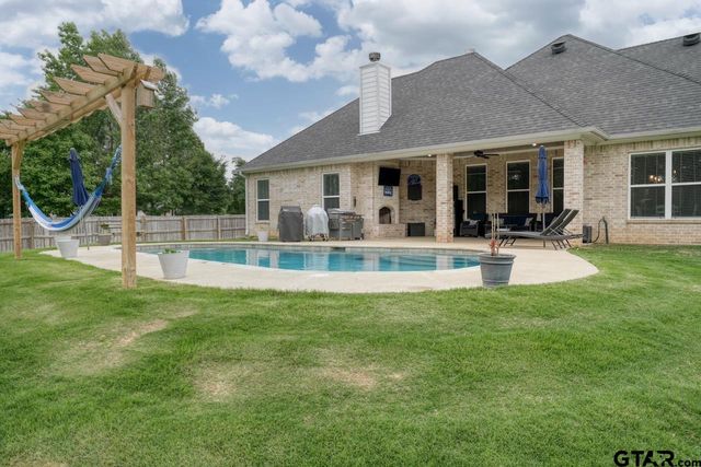 19359 Ridge Point Cir, Lindale, TX 75771