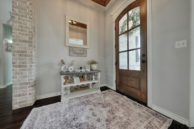 19359 Ridge Point Cir, Lindale, TX 75771