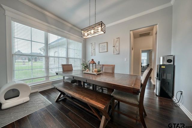 19359 Ridge Point Cir, Lindale, TX 75771