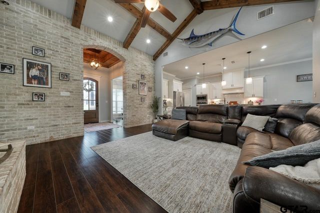 19359 Ridge Point Cir, Lindale, TX 75771