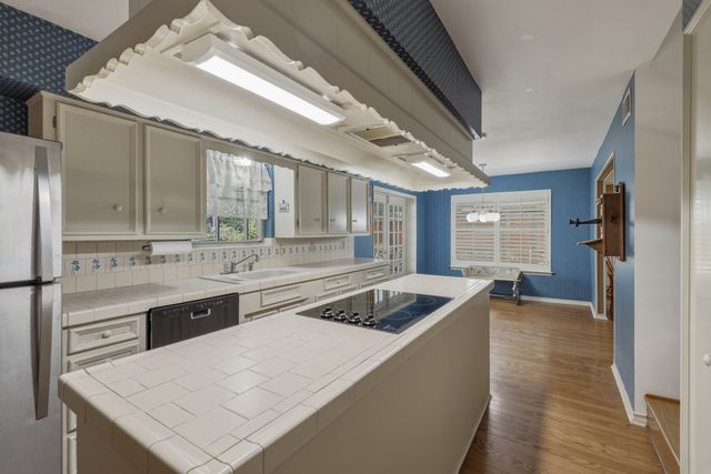 9929 Windledge Drive, Dallas, TX 75238