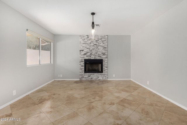 1320 E CHARLESTON Avenue, Phoenix, AZ 85022