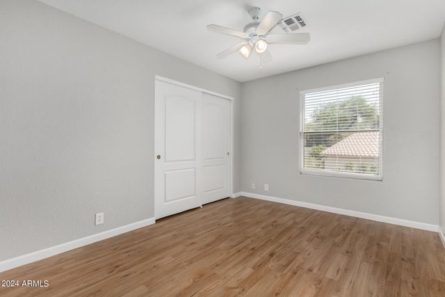 1320 E CHARLESTON Avenue, Phoenix, AZ 85022