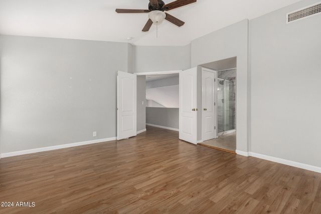 1320 E CHARLESTON Avenue, Phoenix, AZ 85022