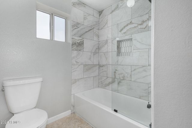 1320 E CHARLESTON Avenue, Phoenix, AZ 85022