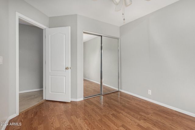 1320 E CHARLESTON Avenue, Phoenix, AZ 85022