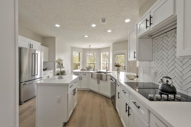 2306 Carriage Run E, Conroe, TX 77384