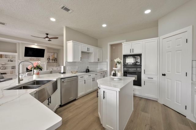 2306 Carriage Run E, Conroe, TX 77384