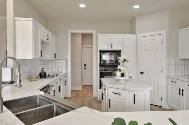 2306 Carriage Run E, Conroe, TX 77384