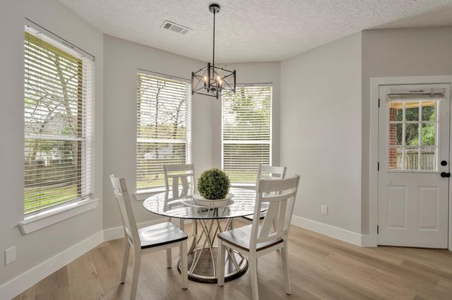 2306 Carriage Run E, Conroe, TX 77384