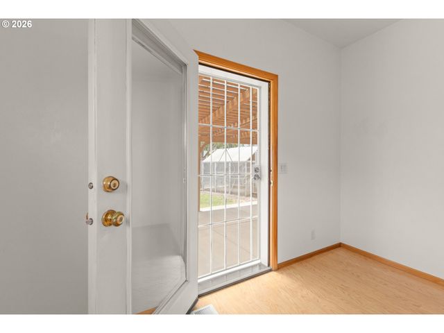 919 OLD ORCHARD Ln, Springfield, OR 97477
