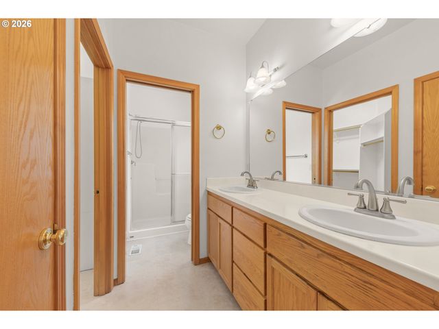 919 OLD ORCHARD Ln, Springfield, OR 97477