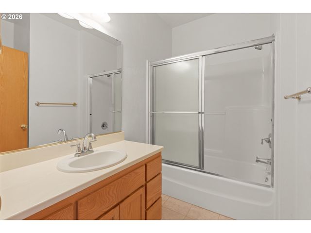 919 OLD ORCHARD Ln, Springfield, OR 97477