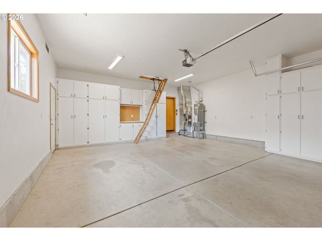 919 OLD ORCHARD Ln, Springfield, OR 97477