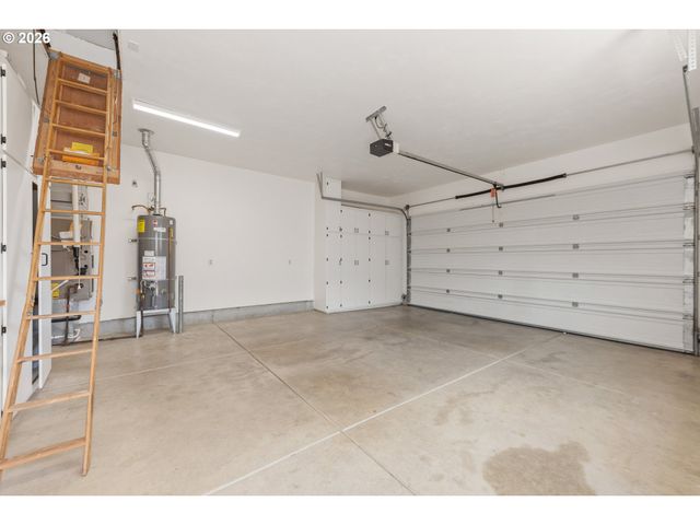 919 OLD ORCHARD Ln, Springfield, OR 97477