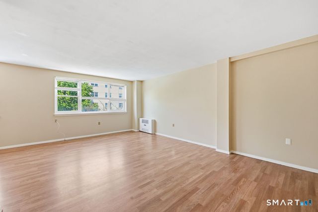 889 Farmington Avenue 3K, West Hartford, CT 06119