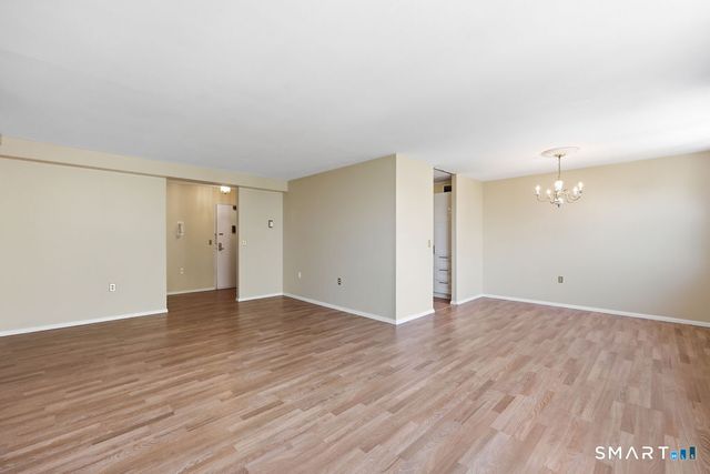 889 Farmington Avenue 3K, West Hartford, CT 06119
