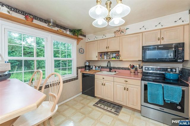 21 Hall Avenue, Denville Township, NJ 07834