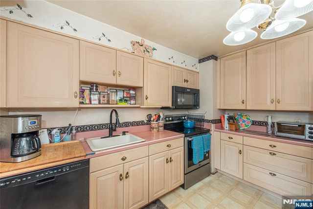 21 Hall Avenue, Denville Township, NJ 07834