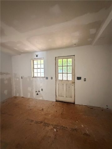 6 S Chastain Drive, Greenville, SC 29617