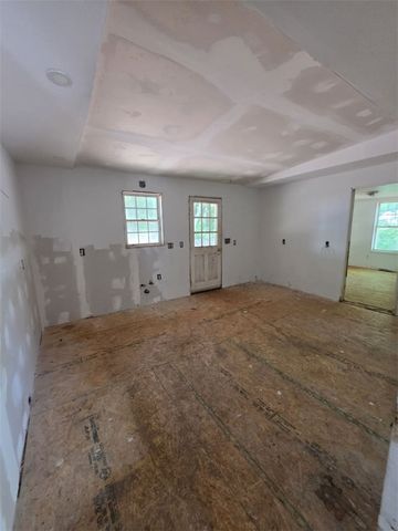 6 S Chastain Drive, Greenville, SC 29617