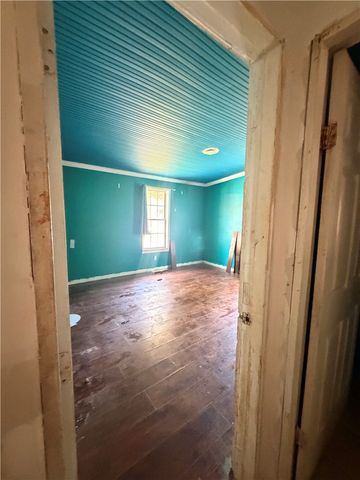 6 S Chastain Drive, Greenville, SC 29617