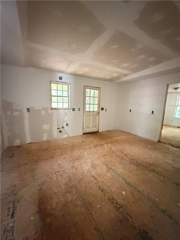 6 S Chastain Drive, Greenville, SC 29617