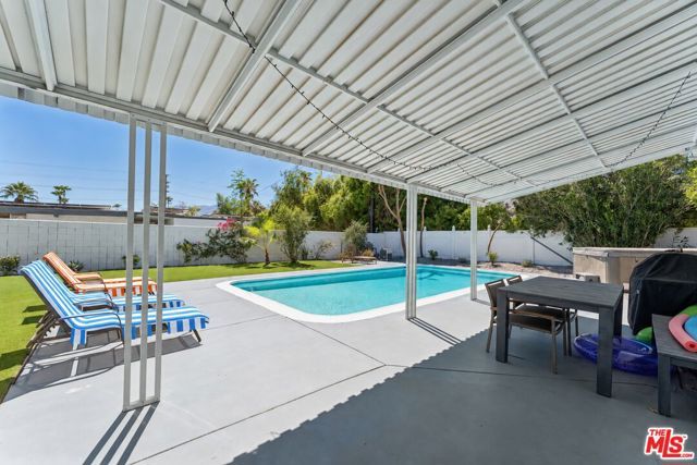 547 N Farrell Drive, Palm Springs, CA 92262
