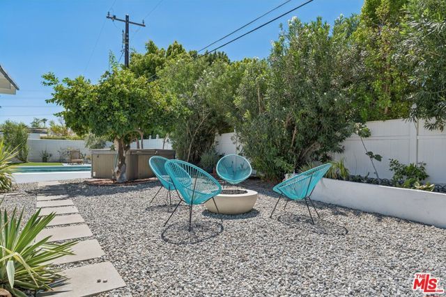 547 N Farrell Drive, Palm Springs, CA 92262