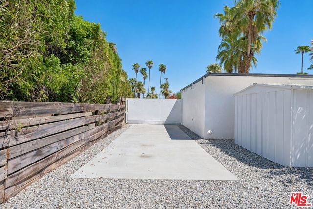 547 N Farrell Drive, Palm Springs, CA 92262