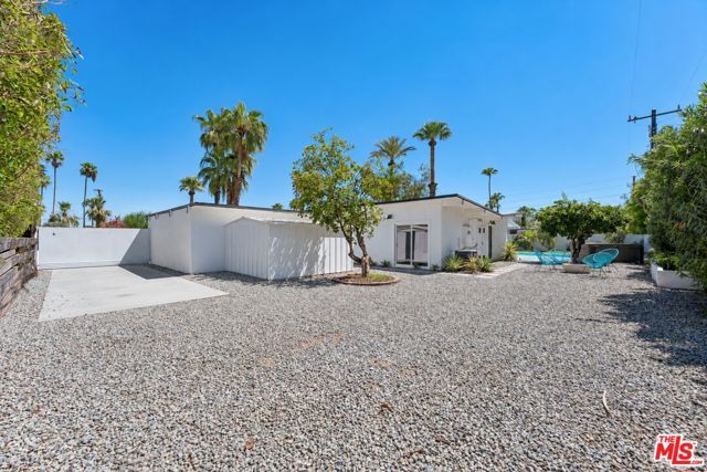 547 N Farrell Drive, Palm Springs, CA 92262