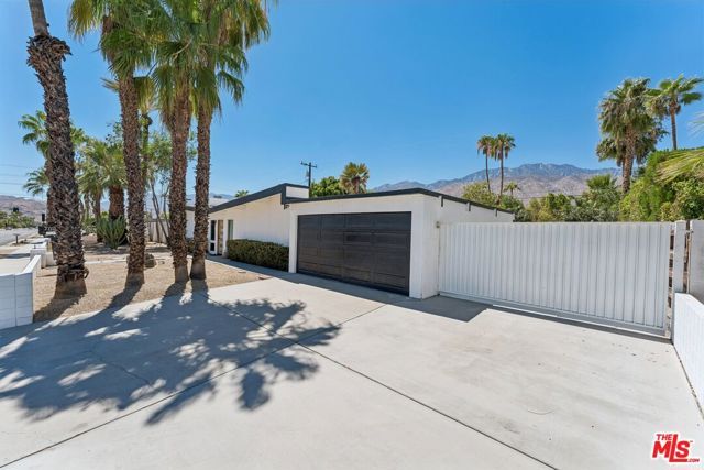 547 N Farrell Drive, Palm Springs, CA 92262