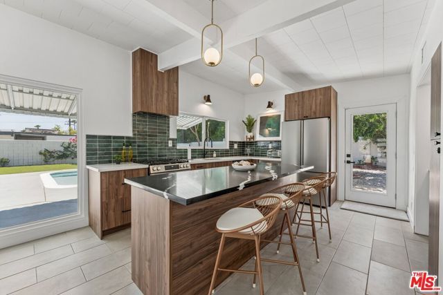 547 N Farrell Drive, Palm Springs, CA 92262