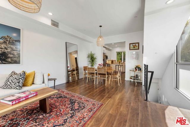 6024 W Beachwood Lane, Los Angeles, CA 90038