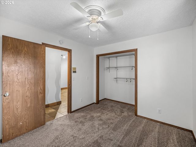 641 W HISTORIC COLUMBIA RI Hwy, Troutdale, OR 97060