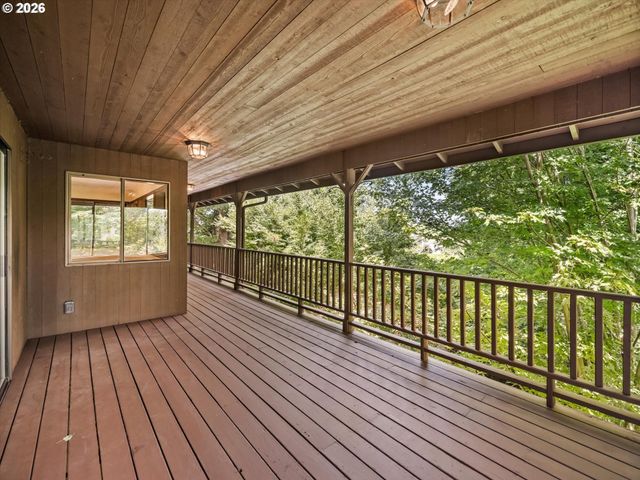 641 W HISTORIC COLUMBIA RI Hwy, Troutdale, OR 97060