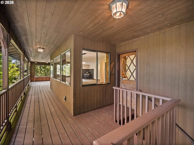 641 W HISTORIC COLUMBIA RI Hwy, Troutdale, OR 97060