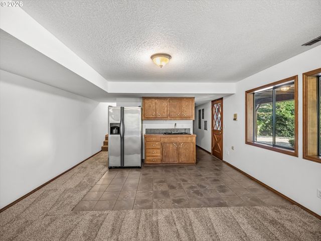641 W HISTORIC COLUMBIA RI Hwy, Troutdale, OR 97060
