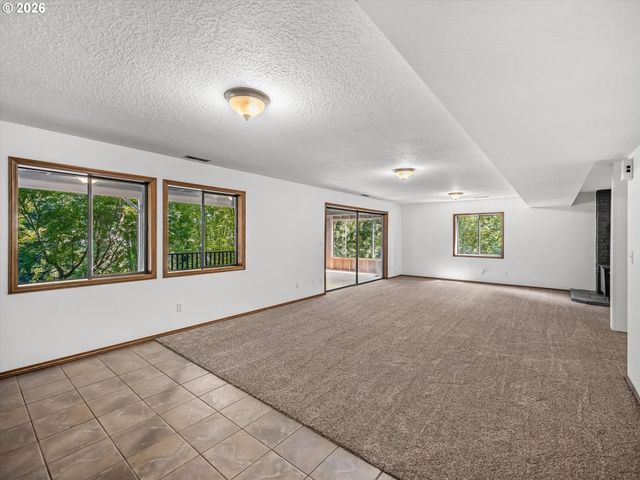 641 W HISTORIC COLUMBIA RI Hwy, Troutdale, OR 97060