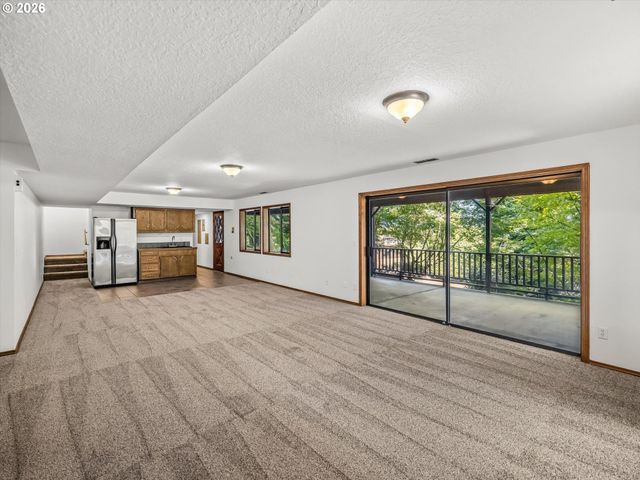 641 W HISTORIC COLUMBIA RI Hwy, Troutdale, OR 97060