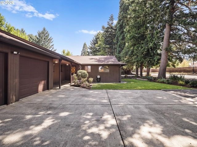 641 W HISTORIC COLUMBIA RI Hwy, Troutdale, OR 97060